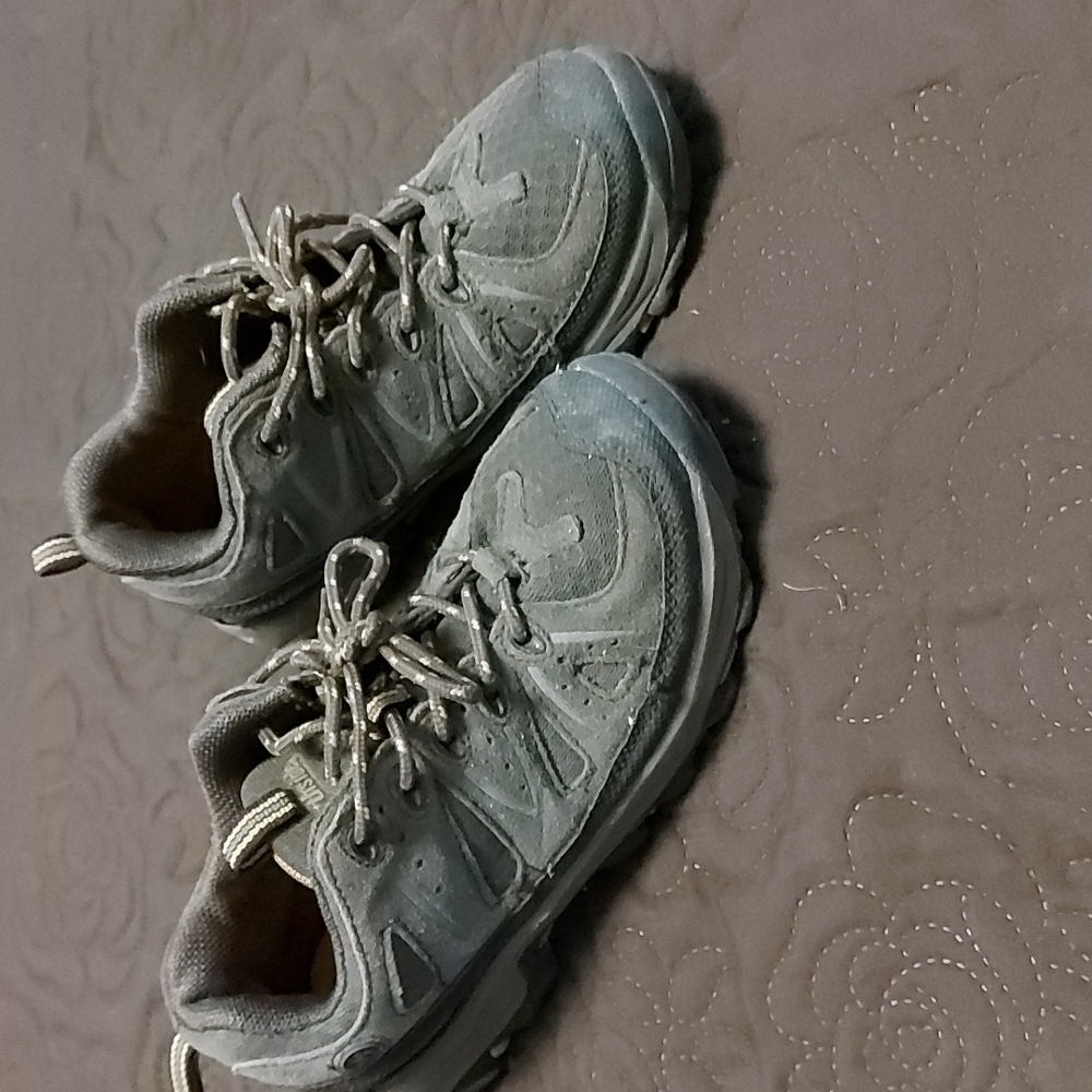 Northside hiking shoes size 3